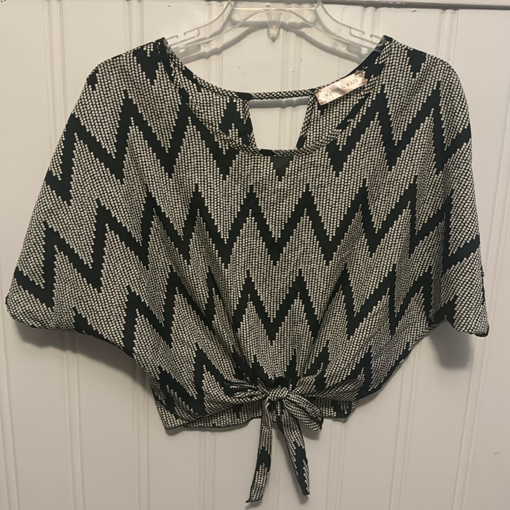 Black & White Tie Front Blouse from Sophie & Kate - Size Medium